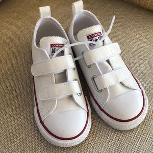 Kids converse size 10 NWOT